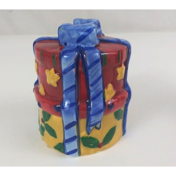 The Main Ingredient Round Christmas Present 3.25" Salt & Pepper Shakers - Picture 5 of 13